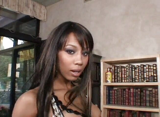 Black Jass: Cewek kulit hitam dengan toket kecil ini dientot habis-habisan sama...