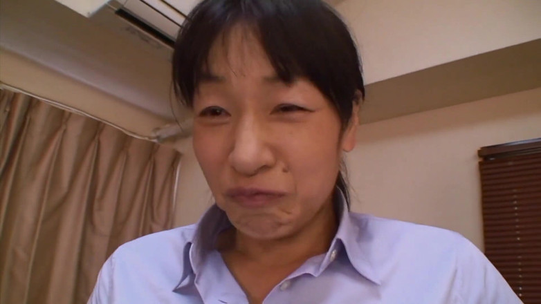 Radical Asian: La giapponese matura pelosa riceve un creampie
