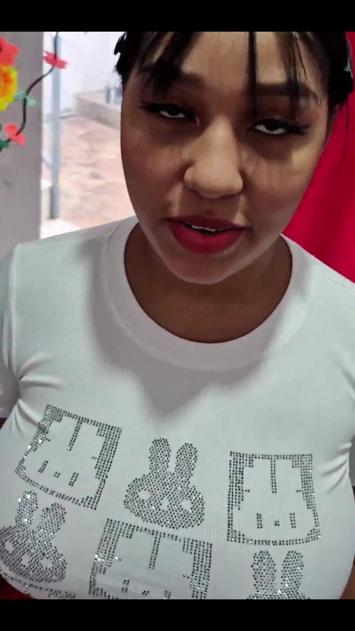 Pikaa6: ただ君と一緒にセックスして、指を君の尻に突っ込みたいだけだ。