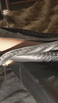 Schnüre meine neuen leder-halterlosen stiefel - HD!