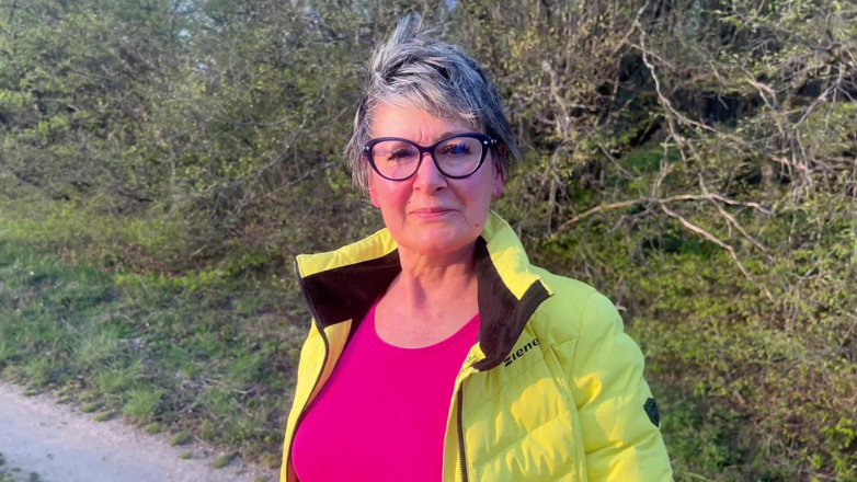 KingYordanov: The Anal Granny Outdoors!