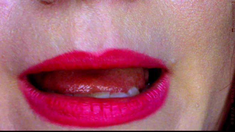 Scarlet Vixen: Scarlet seksi bilang ahhhh - pamer uvula