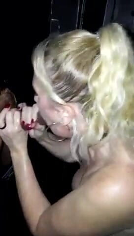 Vixen Wife: La nostra prima visita a un club gloryhole