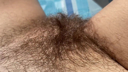 Cuteblonde666: Berjemur bogel pepek berbulu di luar