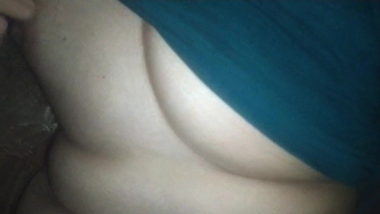 Teen and Milf Female Sex: Nuova moglie figa pelosa in camera da letto scopata hardcore