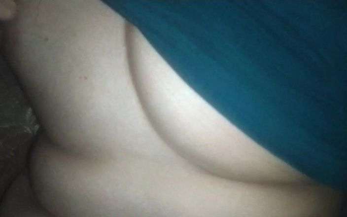 Teen and Milf Female Sex: Nuova moglie figa pelosa in camera da letto scopata hardcore