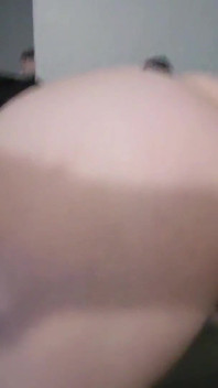 Memekku dicrot di dalam pakai rok mini dan celana dalam thong - Mama_foxx94