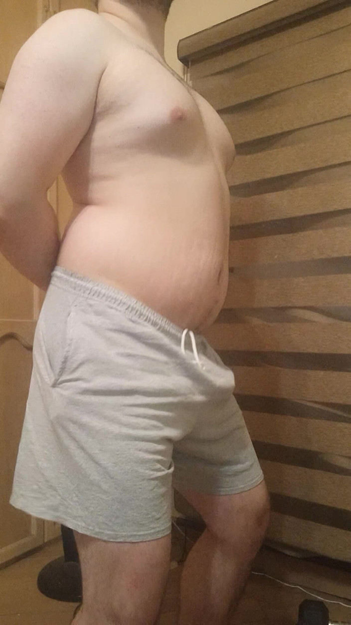 Himbo_Fox: Beefy Stud idzie komandosem i popisuje się