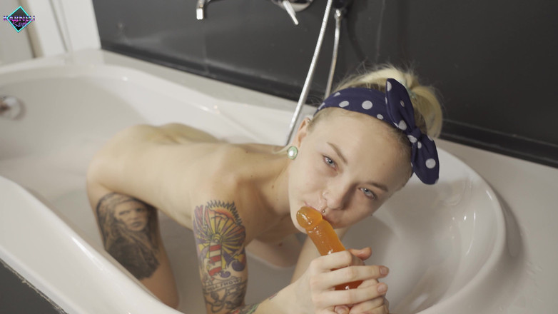 Karneli Bandi: Vind je het leuk als ik met mijn voeten werk