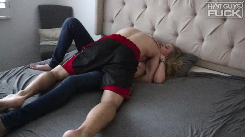 Hot Guys Fuck: Smh! Modele fierbinți care nu au putut termina