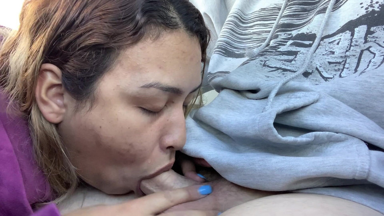 Sandn420: Tarik dan biarkan aku mengisap penismu di luar ruangan blowjob...