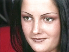 Java Consulting: Brunette fantastis di pemotretan