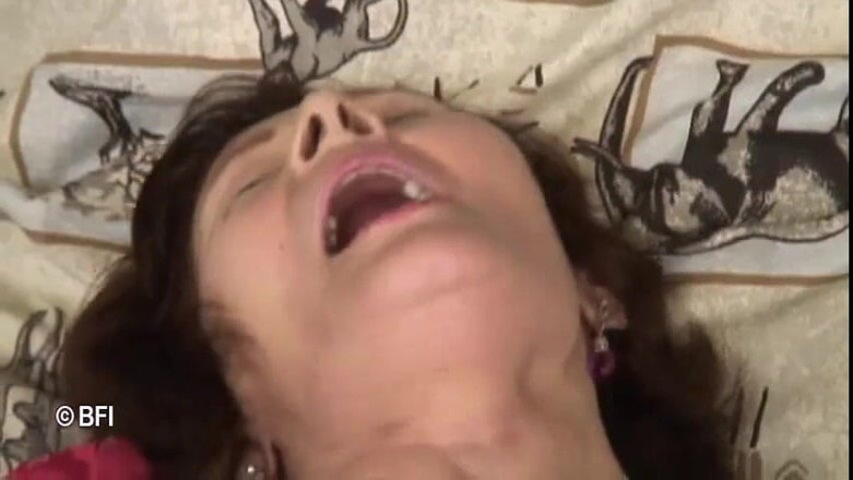 Mature Babes: Cum swallowing horny granny