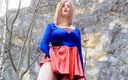 My Boobs: Enorma naturliga tuttar superkvinna cosplay gör utomhus