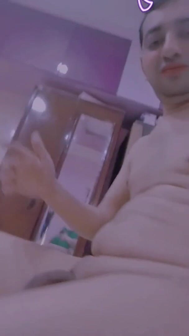 Cute & Nude Crossdresser: Femboy phục tùng gợi cảm khỏa thân khoe thân hình...