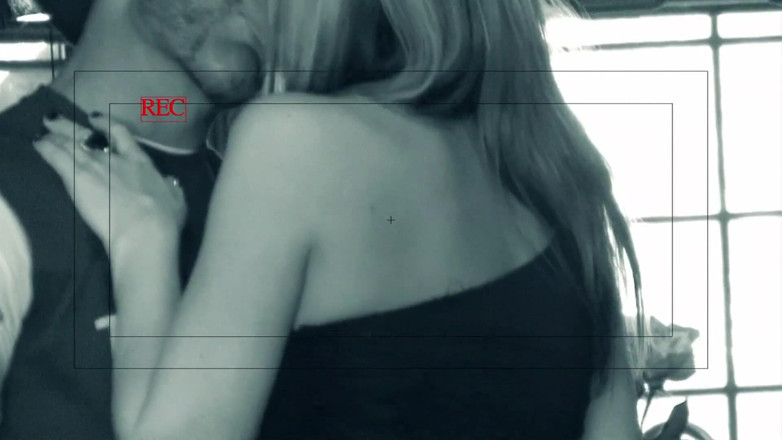CBD Media: Sexy manželka se naštve na svého manžela a jezdí na...