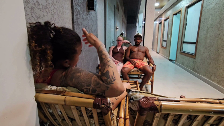 MARCIO BAIANO: Efter poolbadet slutar vänskapshistorien med sex, där väninnans förtroende sviks...