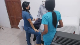 Porno da infermiera!! Seducono un Paziente per scopare in Ospedale.
