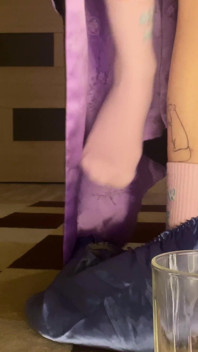 Eva Divas Pee in a Glass