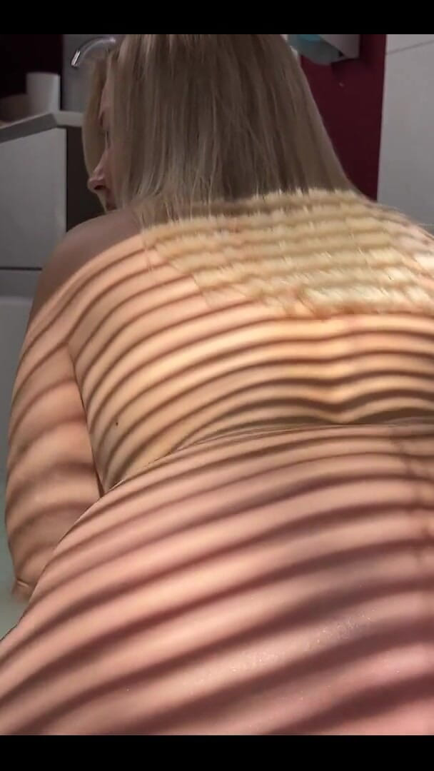 Which Hole Would You Like to Stick Your Cock in Now? (Daddys Luder) Which Hole Would You Like to Stick Your Cock in Now? (Daddys Luder)