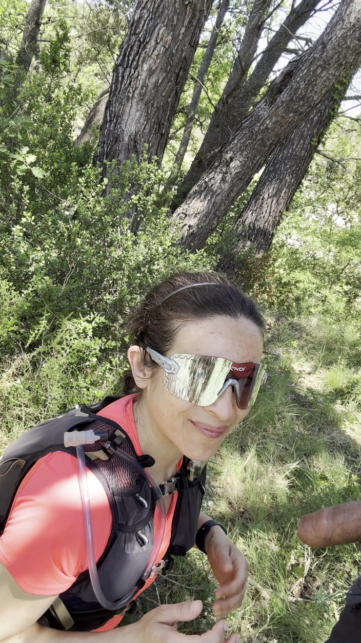 Dazzlingfacegirl: Blowjob While Hiking