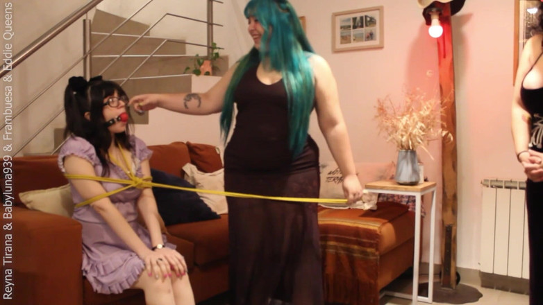 Eddie Queens: 3 마녀 (임신 한 사람) 나를 사용하고 악마를 소환하는 하녀로 나를 드레스