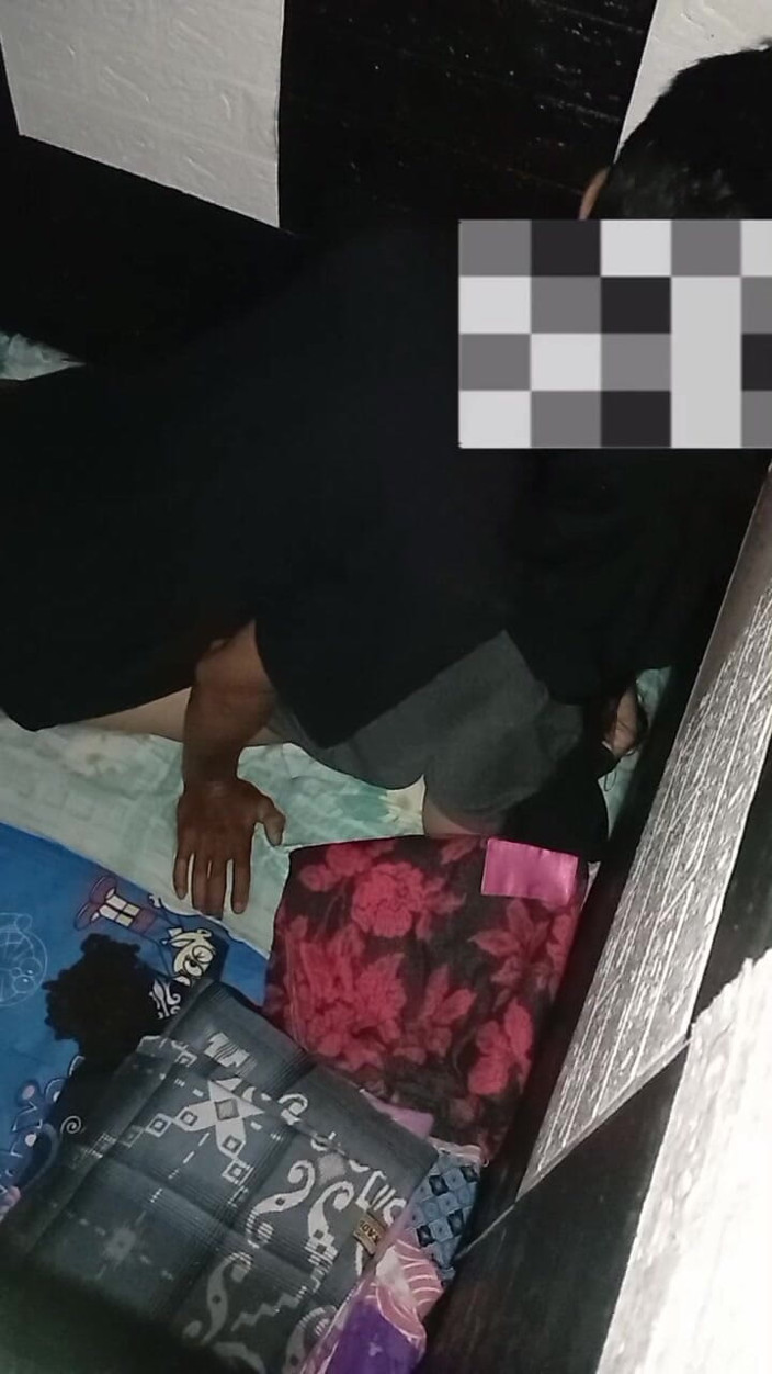 Famly sex: The Ass of a Hijab Asian Woman She Screams and...