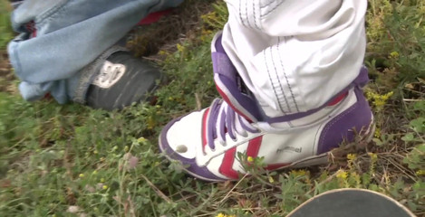 Latino Boys Studio: Němečtí bruslaři Kriss a Malte jsou nadržení pro sexy akci...