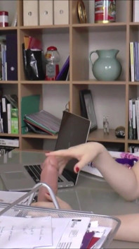 Lacey Starr e Tina Kay tendo aulas de lésbicas em cima da mesa