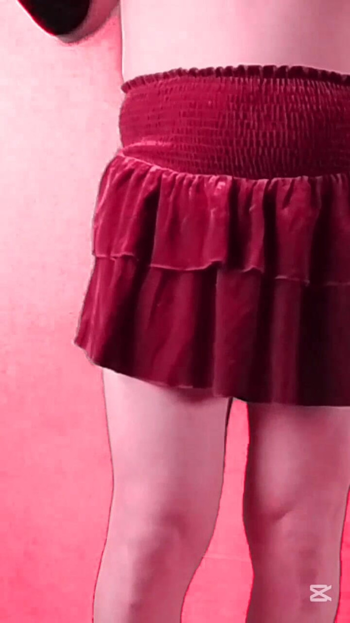 Kitty_Cross: 2 tatlı küçük yarak gotik etekli güzel götlü kadınsı