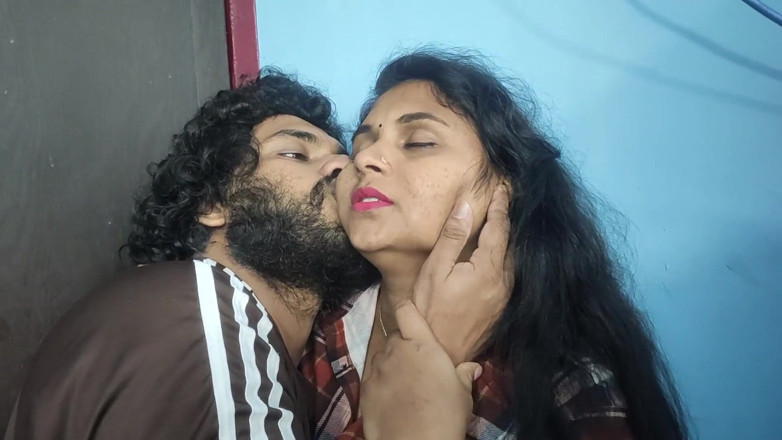 Vaigavarun45: Cămașă și blugi îndepărtarea sexului cu mâna legată și futai sexy cu sora...