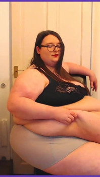 SSBBWスローモーションの腹が揺れて揺れる