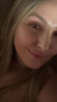 Spread Her Legs in the Back Seat of a Taxi and Showed Her Pussy