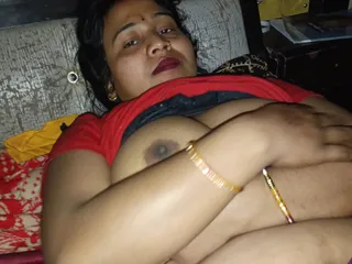Pinky Bhabhi Put a Finger in Her Pussy and Drained the Water
