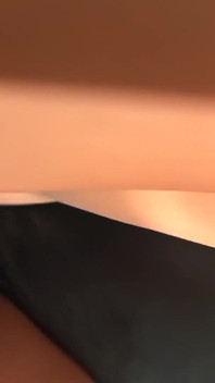 Impresionante sexy Barbie siempre se siente querido por las pollas negras y ahora recibe una preñada masiva.