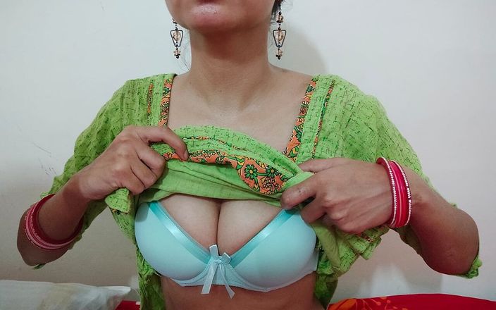 Saara Bhabhi: Desi stiefmutter von geilem stiefsohn für harten fick überzeugt
