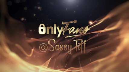 SassyTiff: Squirting mit fingern