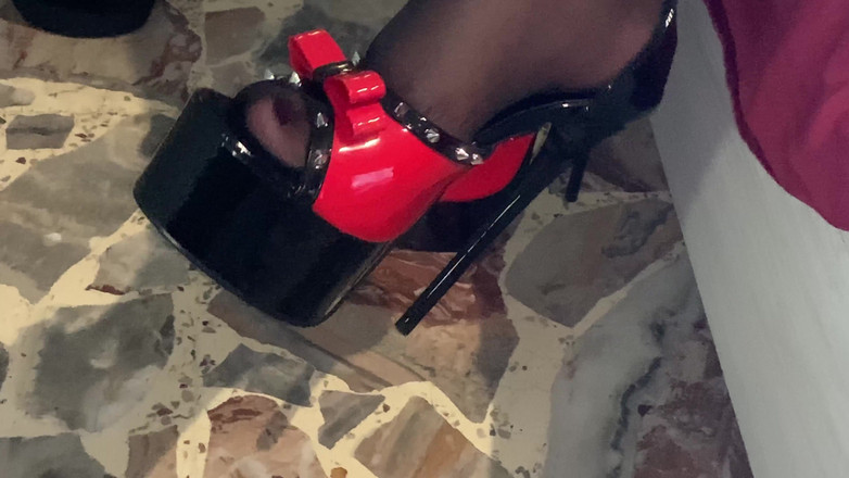 CoppiaCollant: POV hoge hakken fetisj