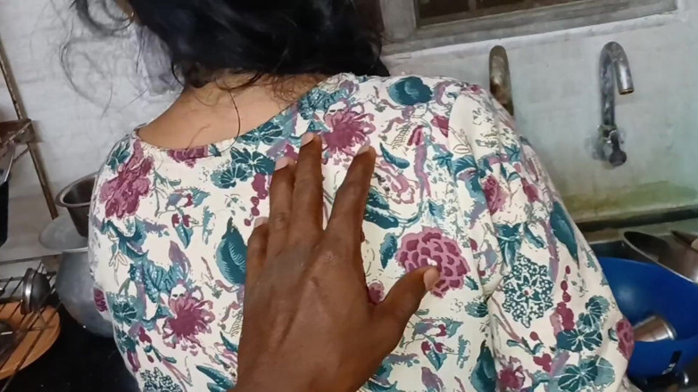 Apple Porn: Devar Bhabhi와 섹스하는 익스트림 카우걸 섹스