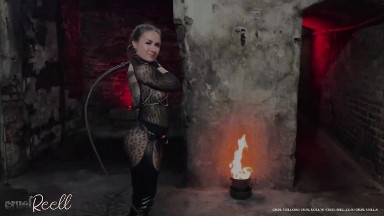 REELL - The cute Girl next door _ FemDom Reality: Pani biczowanie twojego uległego tyłka