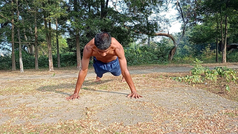 LinearOrnament35: Cum să-ți prelungești penisul: 5 antrenamente pentru a face 7 inci lungime