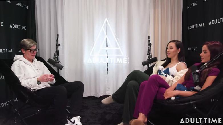 Adult Time Podcast: Bintang lucah Podcast Selepas Pertemuan lesbian! | Vanna Bardot &amp; Melissa Stratton |...