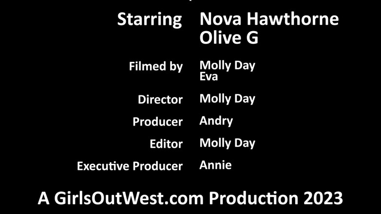 Girls Out West: 계단에서 털이 무성한 갈색 머리의 레즈 섹스 중 시오후키하는 발정난 빨간 머리