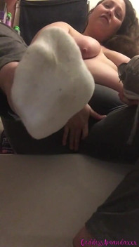 Jerk off to My Smelly Socks & Dirty Feet