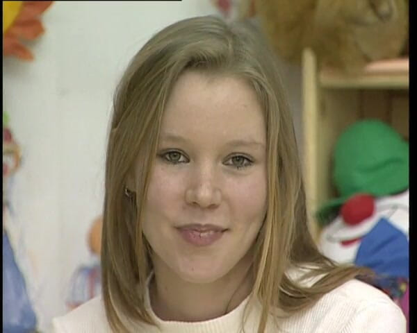 YOUR FIRST PORN: Schulmaedchen anja hat eigenen analdildo mitgebracht - üniversiteli kız anja kendi anal...