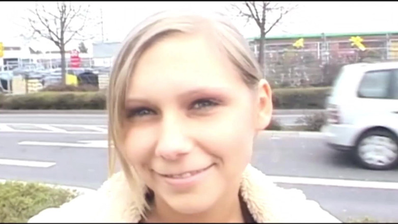 Monde Francais: French Pierced Titted Teen Deepthroating and Riding Cock