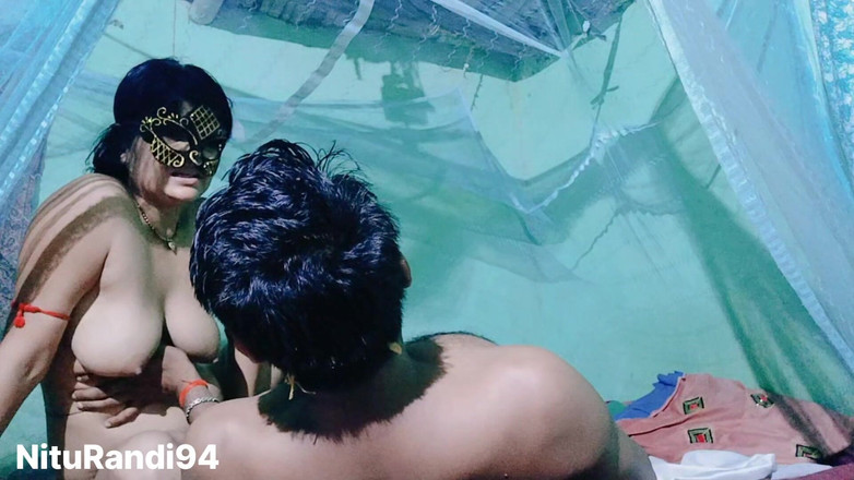 NituRandi94: Quente madrasta cavalgando com enteado amigo hindi audio