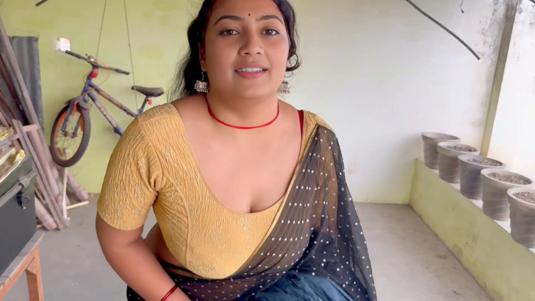 Hotty_ragini: Aku pergi ke rumah kakak ipar india waktu lagi liburan...