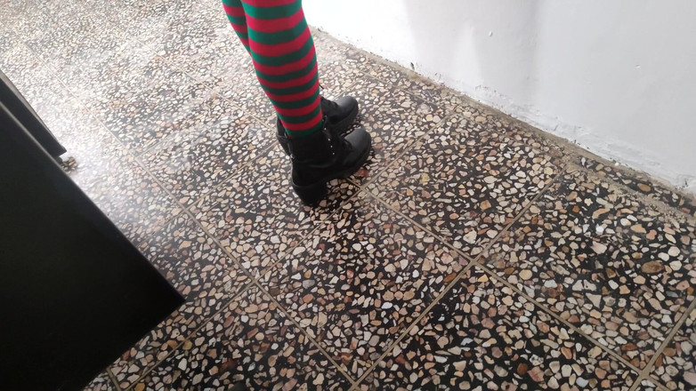 Martin13: Moje sexy a prsatá macecha je na Vánoce nejlepší. Skutečné...