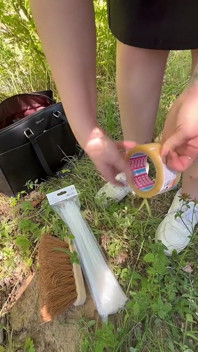 Disgrâce en plein air : séance BDSM avec les outils de la quincaillerie